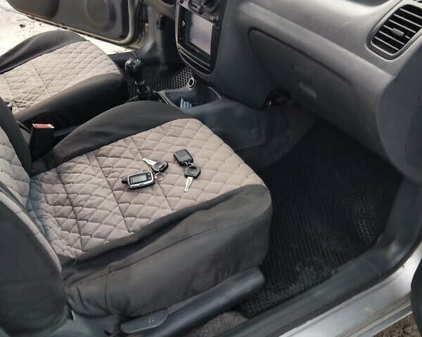 Сірий Деу Ланос, об'ємом двигуна 1.6 л та пробігом 278 тис. км за 1850 $, фото 6 на Automoto.ua