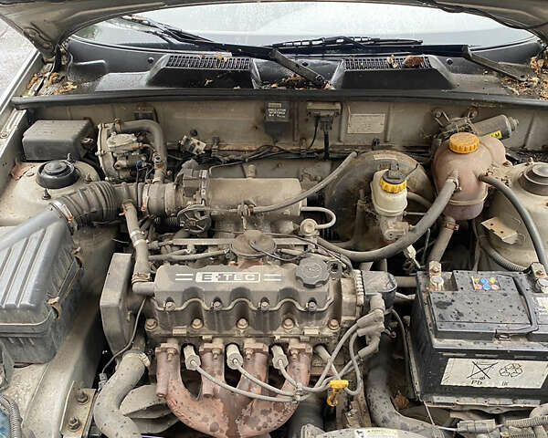 Сірий Деу Ланос, об'ємом двигуна 1.5 л та пробігом 241 тис. км за 1500 $, фото 5 на Automoto.ua