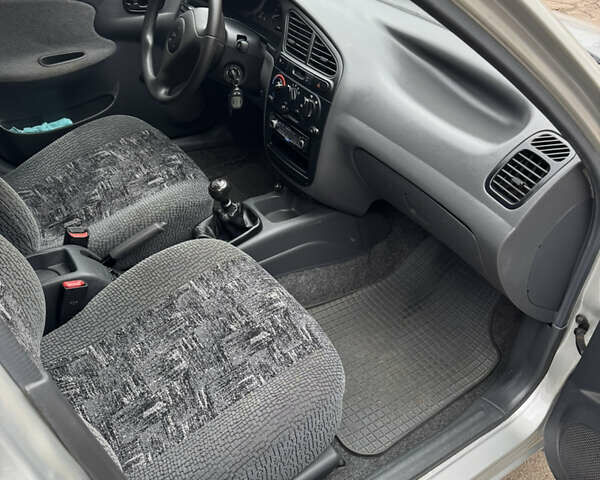 Деу Ланос 2007 у Чернігові на Automoto.ua Сірий Деу Ланос, об'ємом двигуна 1.5 л та пробігом 73 тис. км за 3900 $, фото 12 на Automoto.ua