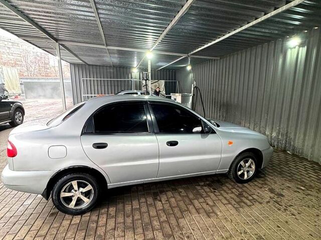 Серый Дэу Ланос, объемом двигателя 1.6 л и пробегом 160 тыс. км за 2600 $, фото 2 на Automoto.ua