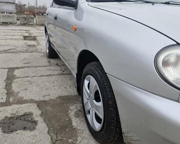 Сірий Деу Ланос, об'ємом двигуна 1.5 л та пробігом 200 тис. км за 1750 $, фото 4 на Automoto.ua