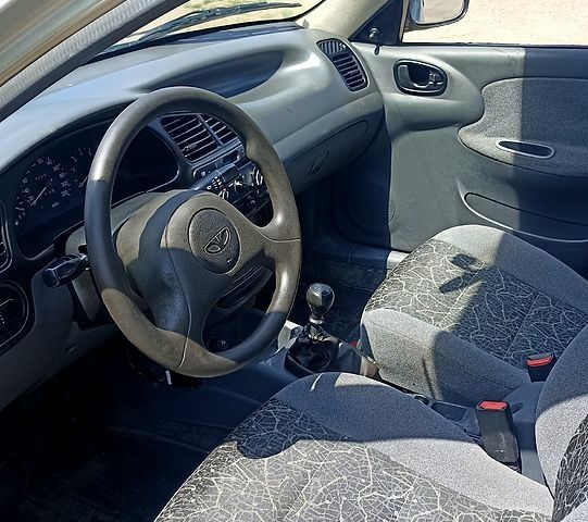 Серый Дэу Ланос, объемом двигателя 1.5 л и пробегом 171 тыс. км за 2300 $, фото 2 на Automoto.ua