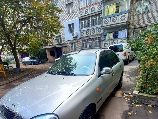 Серый Дэу Ланос, объемом двигателя 1.5 л и пробегом 300 тыс. км за 1300 $, фото 1 на Automoto.ua