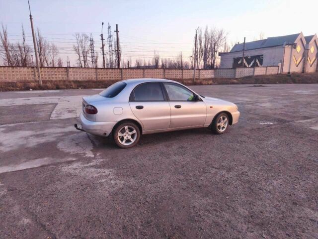 Серый Дэу Ланос, объемом двигателя 1.5 л и пробегом 40 тыс. км за 2000 $, фото 1 на Automoto.ua