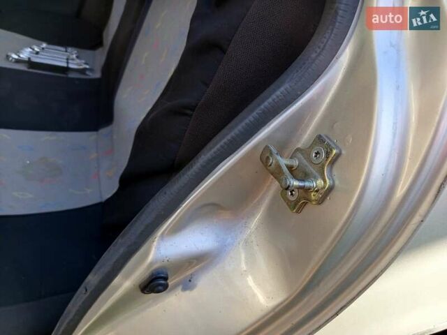 Серый Дэу Ланос, объемом двигателя 1.5 л и пробегом 135 тыс. км за 1700 $, фото 5 на Automoto.ua