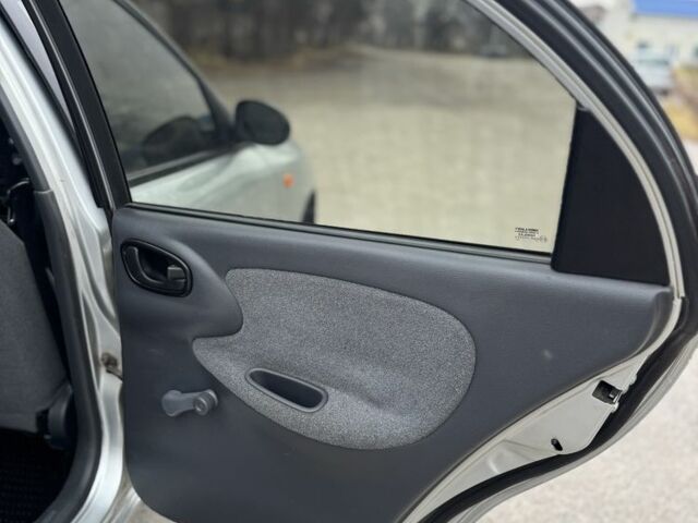 Сірий Деу Ланос, об'ємом двигуна 1.5 л та пробігом 229 тис. км за 2250 $, фото 16 на Automoto.ua