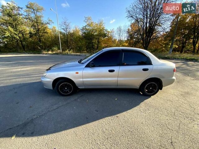 Сірий Деу Ланос, об'ємом двигуна 1.5 л та пробігом 259 тис. км за 2000 $, фото 4 на Automoto.ua