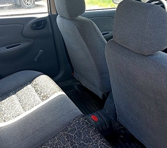 Серый Дэу Ланос, объемом двигателя 1.5 л и пробегом 171 тыс. км за 2300 $, фото 3 на Automoto.ua