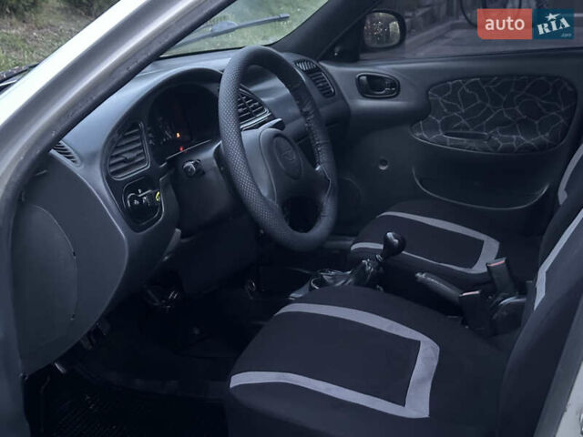 Деу Ланос 2007 у Дрогобичі на Automoto.ua Сірий Деу Ланос, об'ємом двигуна 1.5 л та пробігом 184 тис. км за 1999 $, фото 40 на Automoto.ua