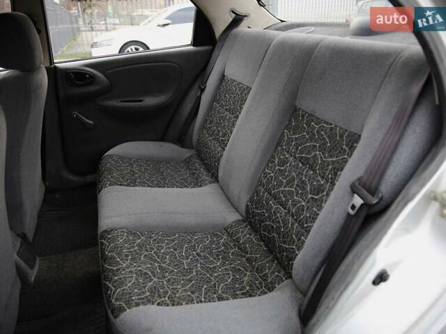 Сірий Деу Ланос, об'ємом двигуна 1.5 л та пробігом 109 тис. км за 1600 $, фото 7 на Automoto.ua