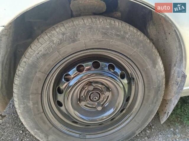 Сірий Деу Ланос, об'ємом двигуна 1.6 л та пробігом 172 тис. км за 2900 $, фото 3 на Automoto.ua