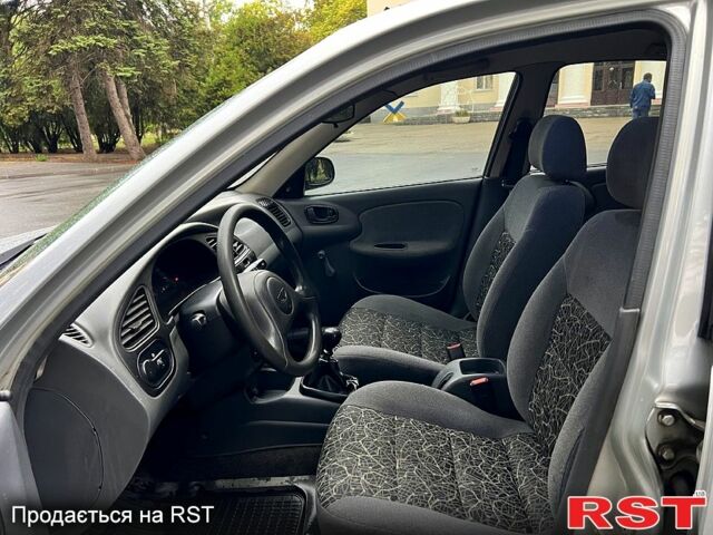 Дэу Ланос 2007 в Днепре (Днепропетровске) на Automoto.ua Серый Дэу Ланос, объемом двигателя 1.4 л и пробегом 142 тыс. км за 1999 $, фото 4 на Automoto.ua