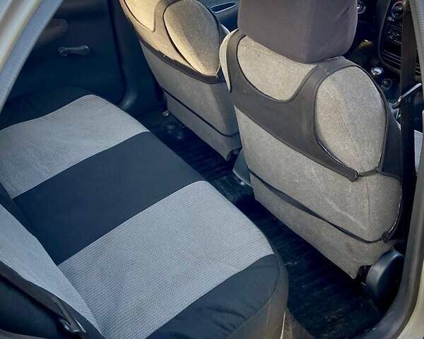 Серый Дэу Ланос, объемом двигателя 1.5 л и пробегом 333 тыс. км за 1800 $, фото 7 на Automoto.ua