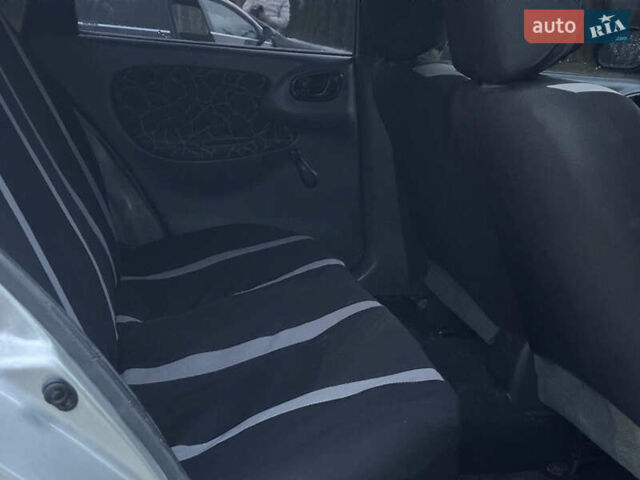 Деу Ланос 2007 у Дрогобичі на Automoto.ua Сірий Деу Ланос, об'ємом двигуна 1.5 л та пробігом 184 тис. км за 1999 $, фото 43 на Automoto.ua