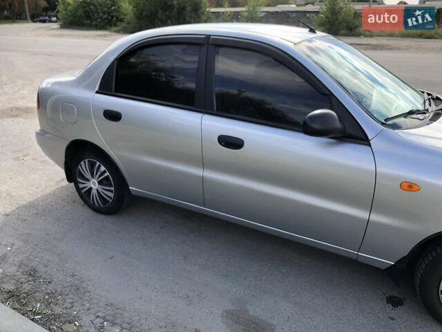 Сірий Деу Ланос, об'ємом двигуна 1.5 л та пробігом 282 тис. км за 2600 $, фото 2 на Automoto.ua