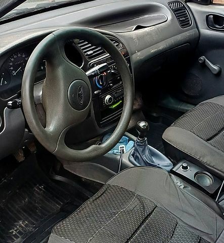 Серый Дэу Ланос, объемом двигателя 1.4 л и пробегом 340 тыс. км за 1950 $, фото 5 на Automoto.ua