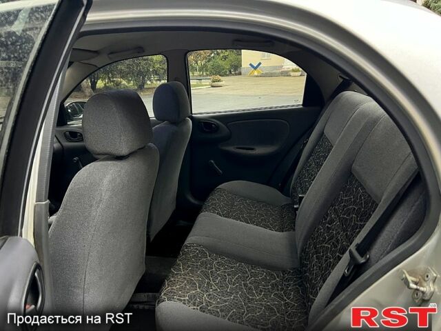 Дэу Ланос 2007 в Днепре (Днепропетровске) на Automoto.ua Серый Дэу Ланос, объемом двигателя 1.4 л и пробегом 142 тыс. км за 1999 $, фото 5 на Automoto.ua