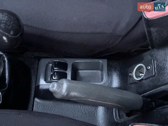 Деу Ланос 2007 у Дрогобичі на Automoto.ua Сірий Деу Ланос, об'ємом двигуна 1.5 л та пробігом 184 тис. км за 1999 $, фото 41 на Automoto.ua