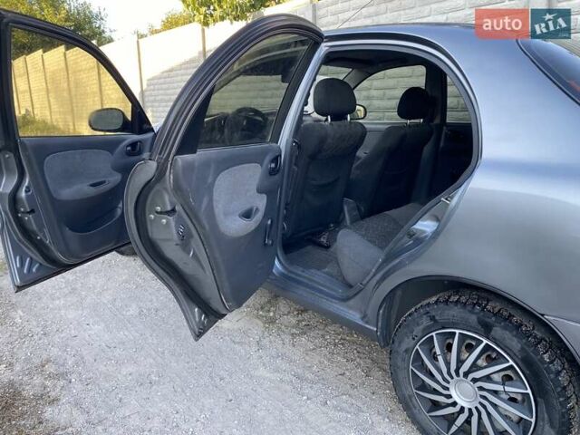 Сірий Деу Ланос, об'ємом двигуна 1.5 л та пробігом 230 тис. км за 2000 $, фото 1 на Automoto.ua