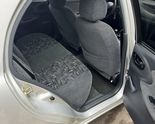 Деу Ланос 2007 у Чернігові на Automoto.ua Сірий Деу Ланос, об'ємом двигуна 1.5 л та пробігом 73 тис. км за 3900 $, фото 13 на Automoto.ua