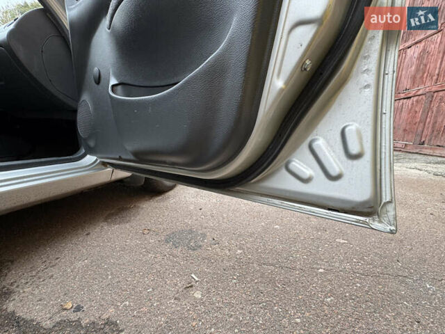 Деу Ланос 2007 у Чернігові на Automoto.ua Сірий Деу Ланос, об'ємом двигуна 1.5 л та пробігом 73 тис. км за 3900 $, фото 23 на Automoto.ua