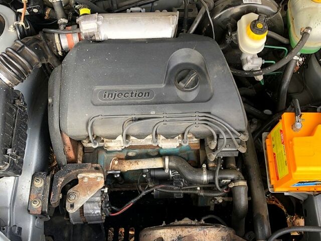 Сірий Деу Ланос, об'ємом двигуна 14 л та пробігом 76 тис. км за 3400 $, фото 10 на Automoto.ua