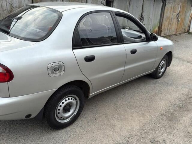 Сірий Деу Ланос, об'ємом двигуна 1.5 л та пробігом 111 тис. км за 2800 $, фото 2 на Automoto.ua