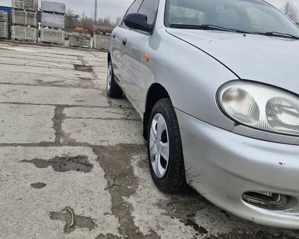 Сірий Деу Ланос, об'ємом двигуна 1.5 л та пробігом 200 тис. км за 1750 $, фото 3 на Automoto.ua