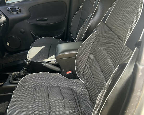 Сірий Деу Ланос, об'ємом двигуна 1.5 л та пробігом 290 тис. км за 2000 $, фото 5 на Automoto.ua