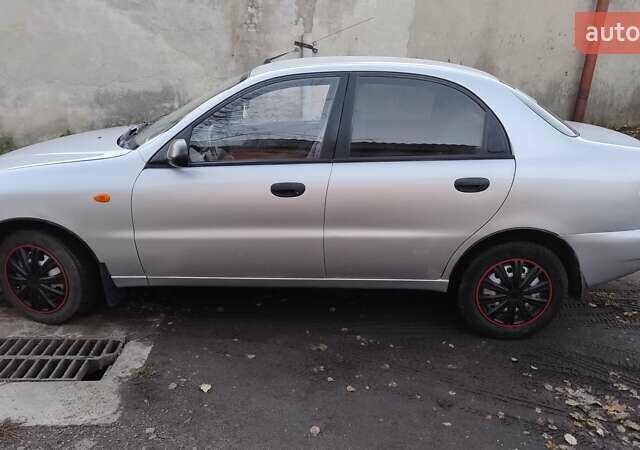 Деу Ланос 2007 у Житомирі на Automoto.ua Сірий Деу Ланос, об'ємом двигуна 1.5 л та пробігом 208 тис. км за 2499 $, фото 1 на Automoto.ua