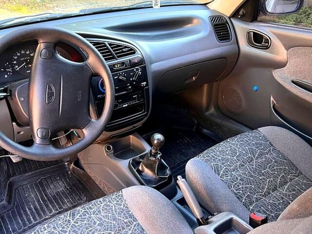 Деу Ланос 2007 у Вінниці на Automoto.ua Сірий Деу Ланос, об'ємом двигуна 1.4 л та пробігом 100 тис. км за 1700 $, фото 6 на Automoto.ua