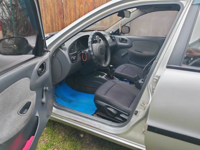 Сірий Деу Ланос, об'ємом двигуна 1.5 л та пробігом 230 тис. км за 1900 $, фото 5 на Automoto.ua