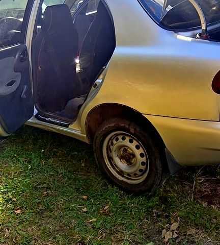 Сірий Деу Ланос, об'ємом двигуна 1.5 л та пробігом 0 тис. км за 2200 $, фото 4 на Automoto.ua
