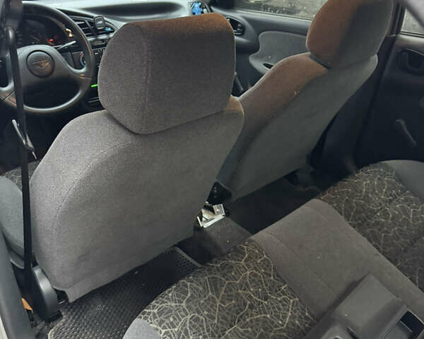 Серый Дэу Ланос, объемом двигателя 1.5 л и пробегом 190 тыс. км за 2200 $, фото 2 на Automoto.ua