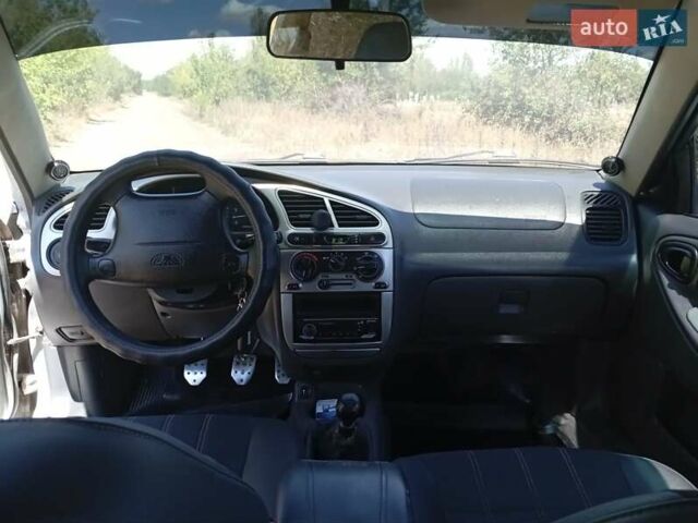 Серый Дэу Ланос, объемом двигателя 1.3 л и пробегом 217 тыс. км за 3400 $, фото 2 на Automoto.ua