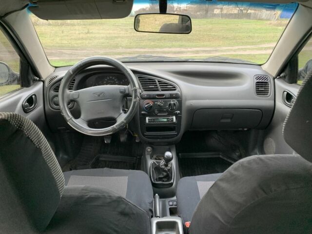 Серый Дэу Ланос, объемом двигателя 1.6 л и пробегом 300 тыс. км за 3000 $, фото 5 на Automoto.ua