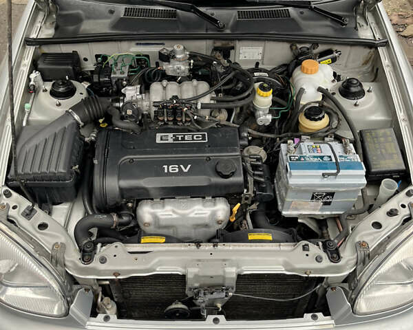 Серый Дэу Ланос, объемом двигателя 1.6 л и пробегом 250 тыс. км за 3000 $, фото 15 на Automoto.ua