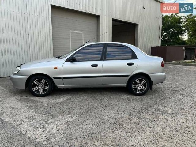 Сірий Деу Ланос, об'ємом двигуна 1.39 л та пробігом 137 тис. км за 2800 $, фото 1 на Automoto.ua