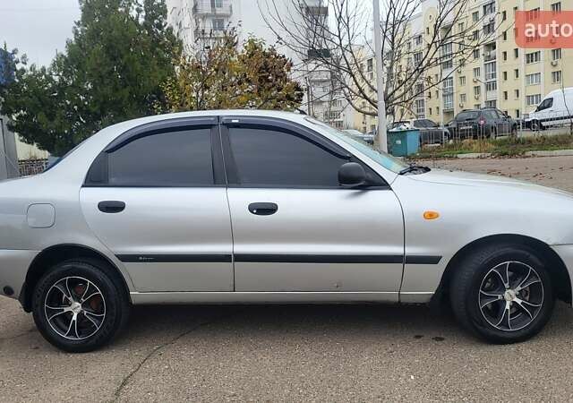 Сірий Деу Ланос, об'ємом двигуна 1.6 л та пробігом 296 тис. км за 3300 $, фото 2 на Automoto.ua