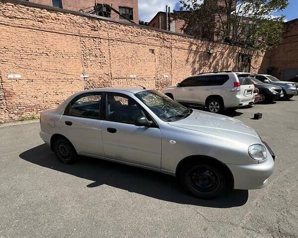 Дэу Ланос 2008 в Днепре (Днепропетровске) на Automoto.ua Серый Дэу Ланос, объемом двигателя 1.5 л и пробегом 169 тыс. км за 2500 $, фото 2 на Automoto.ua