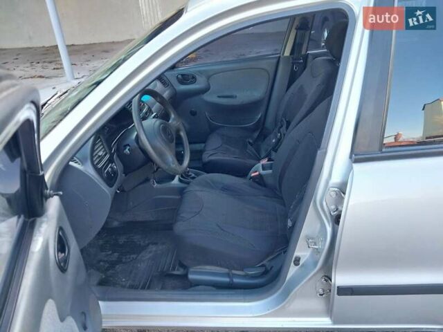 Сірий Деу Ланос, об'ємом двигуна 1.5 л та пробігом 179 тис. км за 2000 $, фото 13 на Automoto.ua