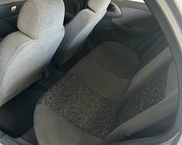 Сірий Деу Ланос, об'ємом двигуна 1.5 л та пробігом 250 тис. км за 1750 $, фото 4 на Automoto.ua