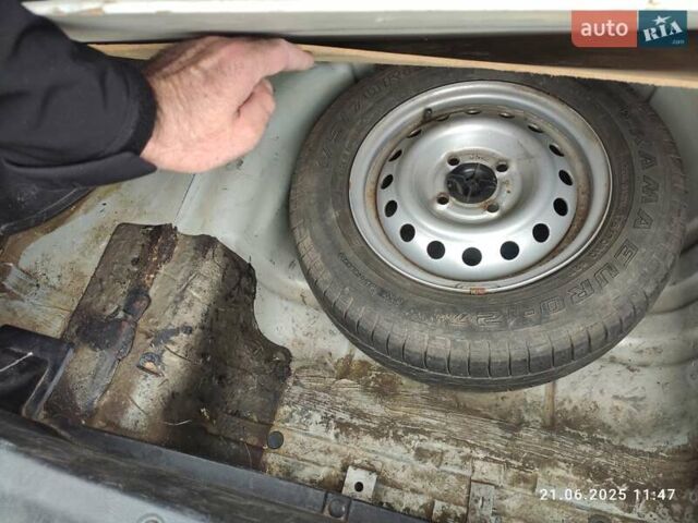 Серый Дэу Ланос, объемом двигателя 1.5 л и пробегом 180 тыс. км за 2500 $, фото 5 на Automoto.ua