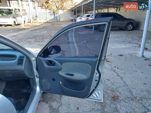 Серый Дэу Ланос, объемом двигателя 1.5 л и пробегом 179 тыс. км за 2000 $, фото 18 на Automoto.ua