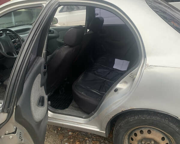 Сірий Деу Ланос, об'ємом двигуна 1.6 л та пробігом 170 тис. км за 1600 $, фото 7 на Automoto.ua