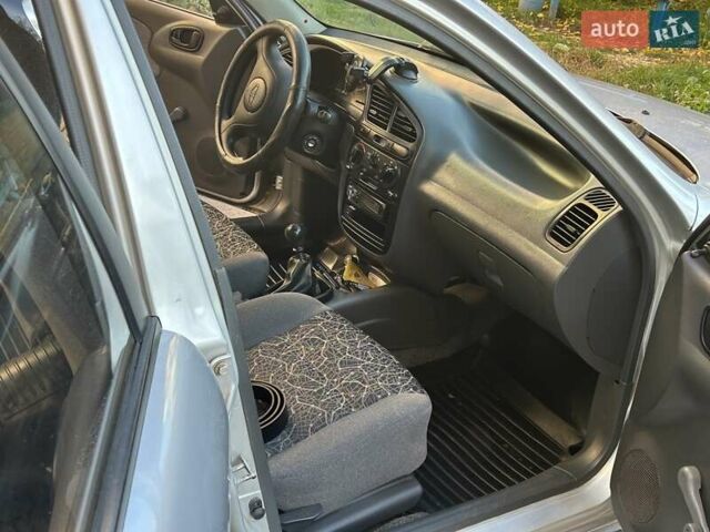 Сірий Деу Ланос, об'ємом двигуна 1.5 л та пробігом 240 тис. км за 3400 $, фото 2 на Automoto.ua