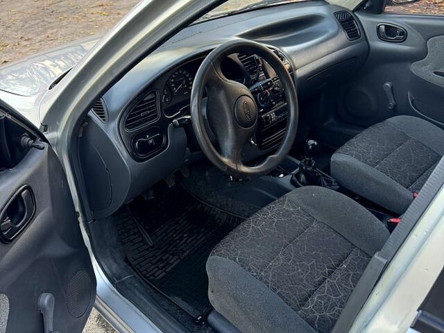 Деу Ланос 2008 у Александрие на Automoto.ua Сірий Деу Ланос, об'ємом двигуна 1.5 л та пробігом 175 тис. км за 2750 $, фото 10 на Automoto.ua