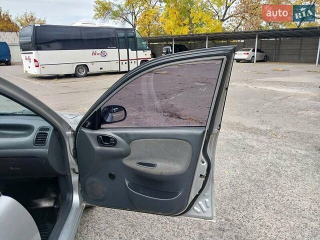 Серый Дэу Ланос, объемом двигателя 1.5 л и пробегом 179 тыс. км за 2000 $, фото 16 на Automoto.ua