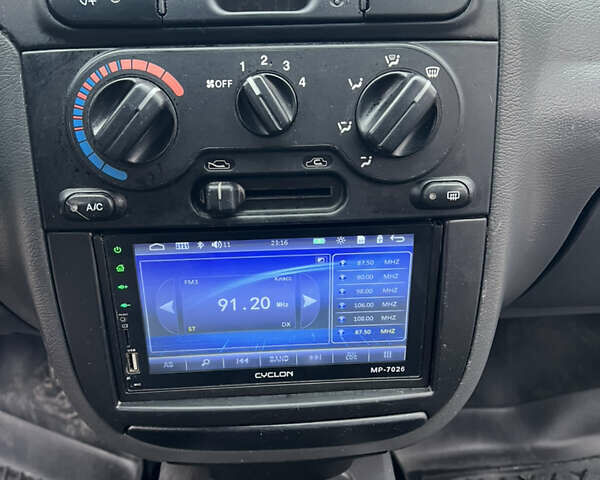 Серый Дэу Ланос, объемом двигателя 1.6 л и пробегом 240 тыс. км за 2400 $, фото 18 на Automoto.ua