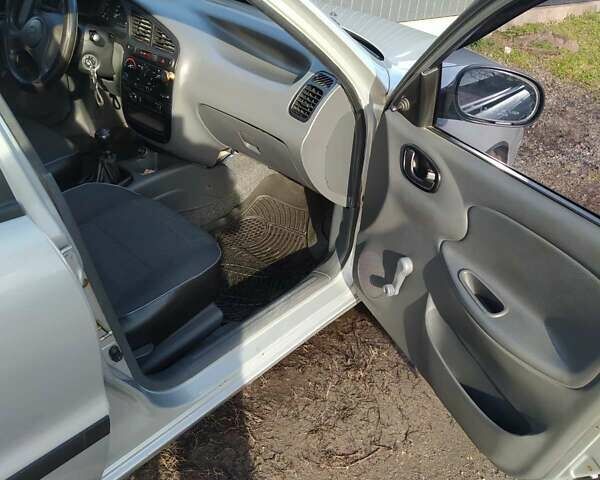 Сірий Деу Ланос, об'ємом двигуна 1.5 л та пробігом 140 тис. км за 3900 $, фото 1 на Automoto.ua